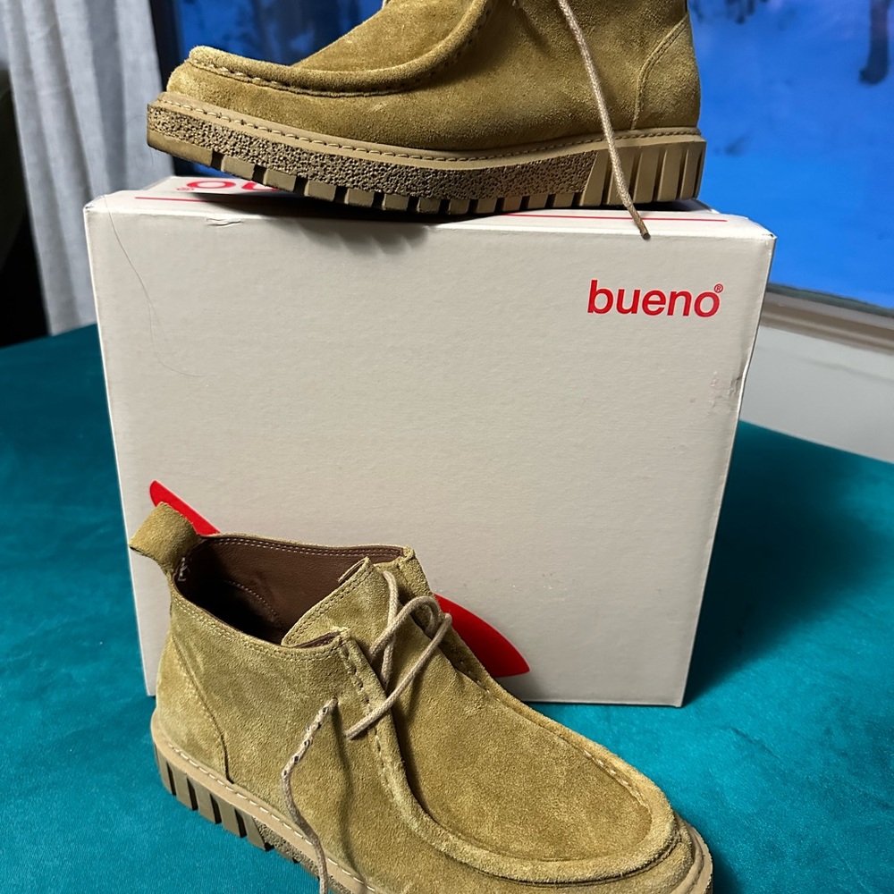 Bueno Tan Suede Chukka Boots